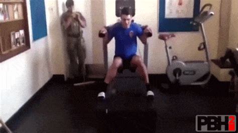 40 Hilarious Workout Fail GIFs To Make You Stay On The Couch