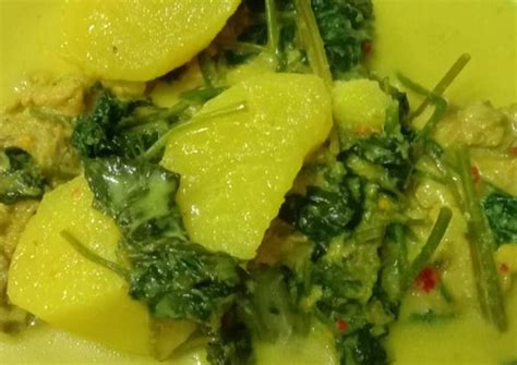 Resipi Ayam lemak ciliapi daun pegaga oleh Lizawati Mohamed - Cookpad