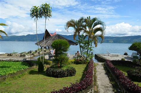 LEKJON COTTAGES - Cottage Reviews (Samosir Island, Indonesia)