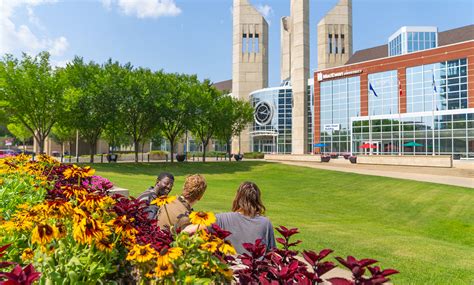 Home - MacEwan University