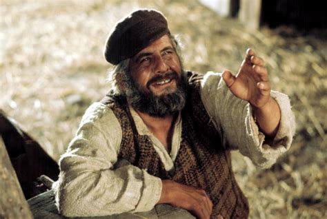 'Fiddler on the Roof' star Chaim Topol dies at 87