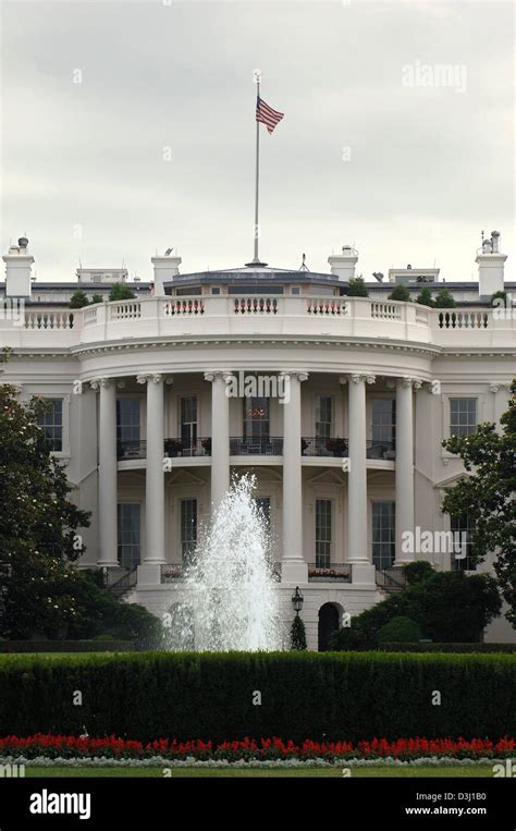 (dpa) - The picture shows the back view of the White House in ...