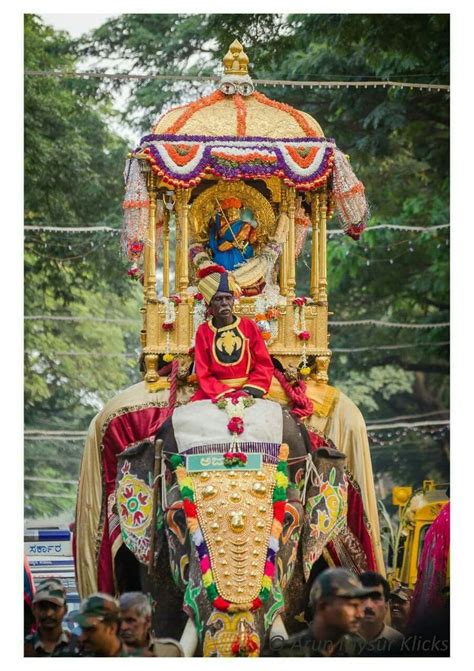 Chamundeshwari | Mysore dasara, Hindu statues goddesses, Saraswati goddess