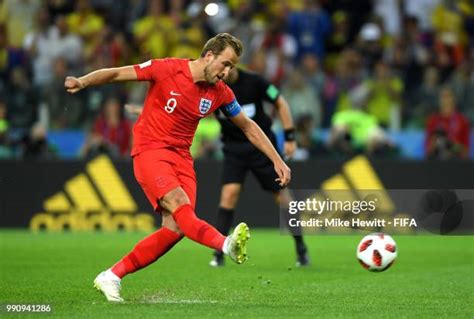 Harry Kane 2018 World Cup Photos and Premium High Res Pictures - Getty ...