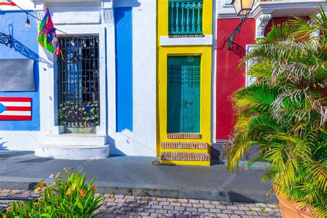 Premium Photo | Puerto rico colorful colonial architecture in historic ...