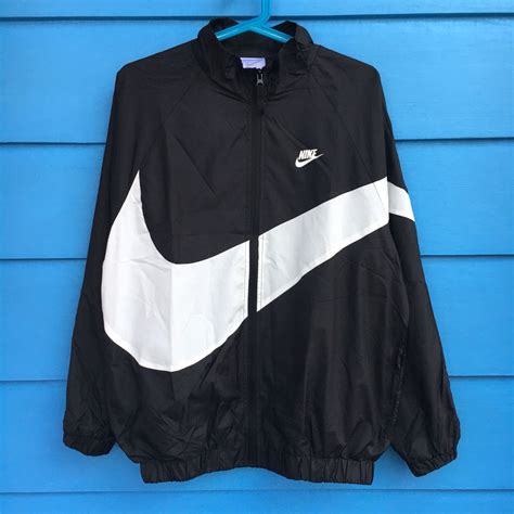 Nike Big Swoosh Windbreaker, Men's Fashion, Coats, Jackets and Outerwear on Carousell