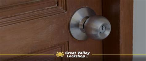 How To Remove Bathroom Door Handle With Lock - Artcomcrea