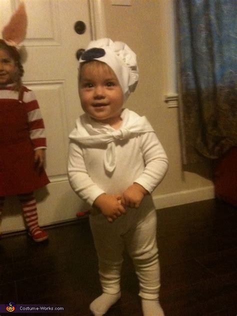 Pillsbury Doughboy Toddler Costume | DIY Costumes Under $25 - Photo 3/3