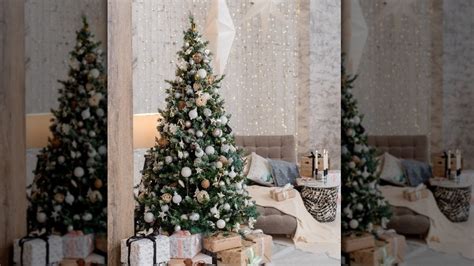 20 Festive Lighting Ideas To Help Set The Mood For The Holidays