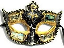 Italian Carnevale masks : buying on the internet.