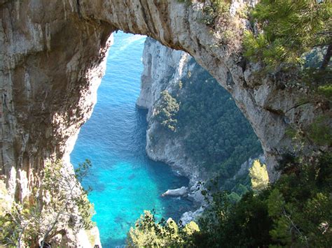 Capri Boat Tours: a luxury day cruise. | Capri Boat Experience