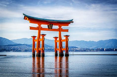 1,300点を超える厳島神社のストックフォト、写真、そしてロイヤリティフリーの画像 - iStock