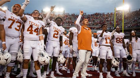 Texas football bowl projections 2023: UT remains playoff hopefuls