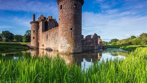 Caerlaverock Castle - History and Facts | History Hit