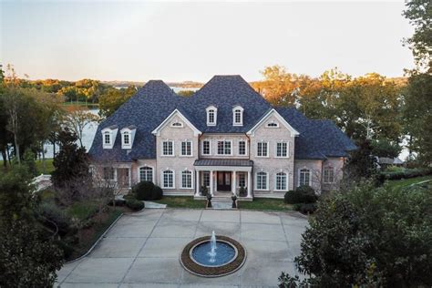 Kelly Clarkson's Tennessee Lake Home Is Gorgeous! | Top Ten Real Estate ...