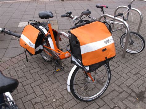 TNT postbike at West Acton © David Hawgood cc-by-sa/2.0 :: Geograph ...