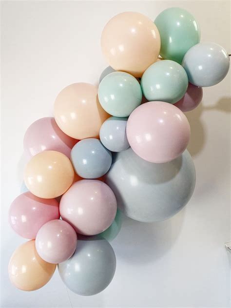 Custom colours. Soft pastels | Decoracion de cumpleaños, Decoración con globos cumpleaños ...