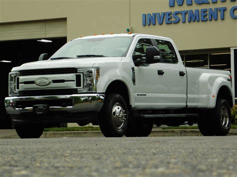 2019 Ford F-350 Super Duty Crew Cab DUALLY 4X4 6.7L DIESEL / CLEAN