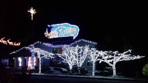 Seahawks christmas lights 2014 - YouTube