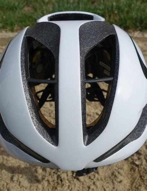 Oakley ARO5 aero road helmet review - Road Cycling Helmets - Helmets ...