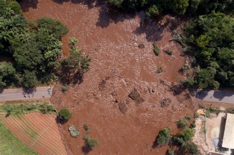 Photos of the Dam Collapse Near Brumadinho, Brazil - The Atlantic