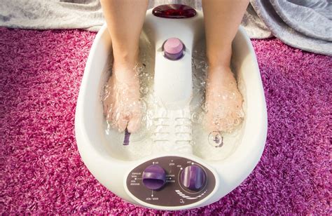 What to Put in Foot Spa Water: Homemade Recipes for Pampering Your Feet - Homes Guide