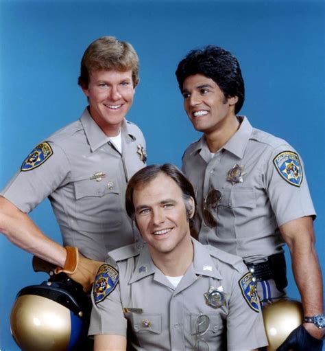 Cast of chips tv show 2021