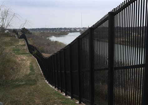 Judge Blocks Trump From Building Sections of United States-Mexico Border Wall