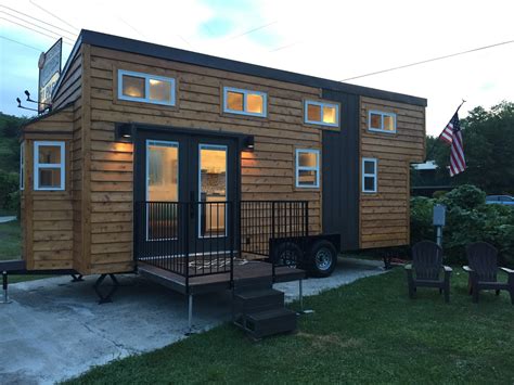 TINY HOUSE TOWN: Luxurious Tiny House in Tennessee (280 Sq Ft)