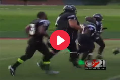 This 500-Pound Football Player Named "House" Might Be the Biggest Ever ...