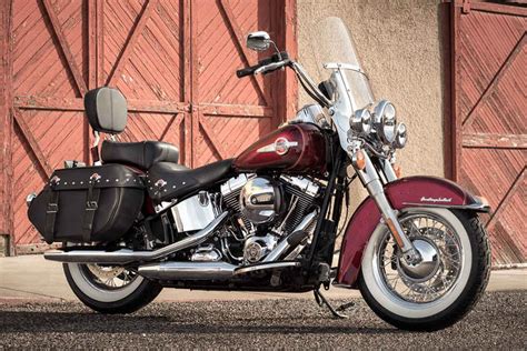 Harley-Davidson 2017 Heritage Softail Classic Review - Bikes Catalog