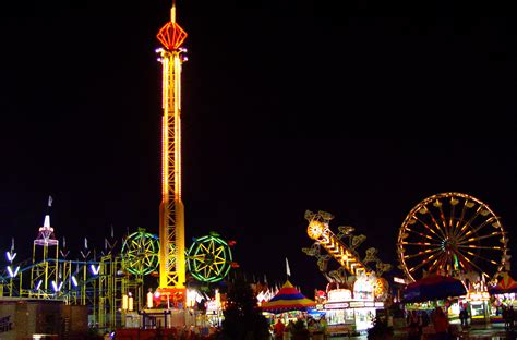 File:Midway-Minnesota State Fair-2006.jpg - Wikimedia Commons