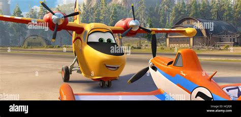 PLANES: FIRE & RESCUE, from left: Lil' Dipper (voice: Julie Bowen), Dusty Crophopper (voice ...