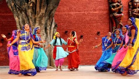 List of 14 Traditional Folk Dances of Bihar with Photos