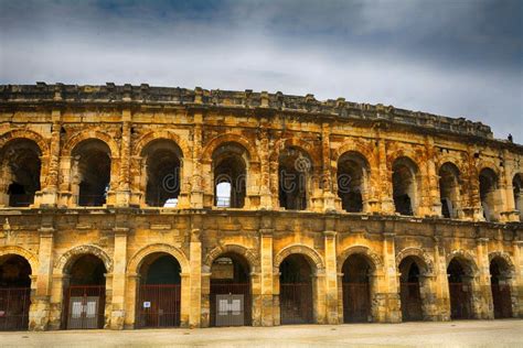 Roman Amphitheatre, Nimes, France Stock Photo - Image of colosseo, exterior: 75674028