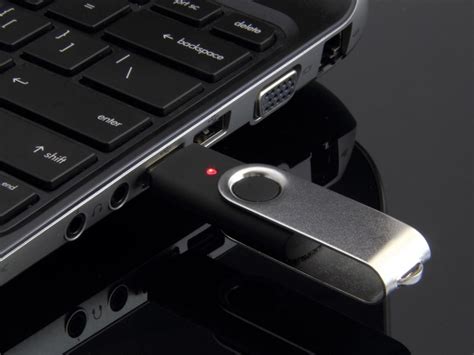 Do You Need to Safely Eject a USB Drive Before Removing? - SuperTechman