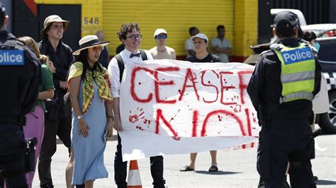 Melbourne Cup 2023: Gaza, Pro-Palestine protest erupts at Flemington ...