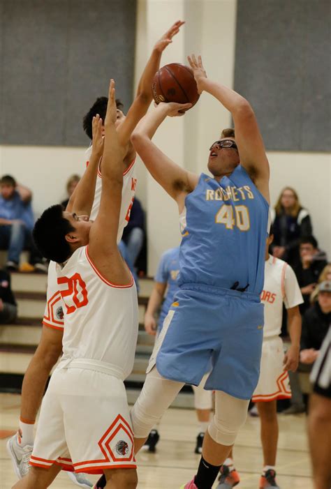 Rockets cruise past Warriors - New Rockford Transcript