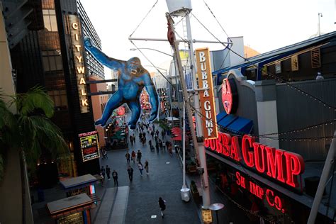 Universal CityWalk Hollywood Turns Into Vaccine Pop-Up Site | LATF USA