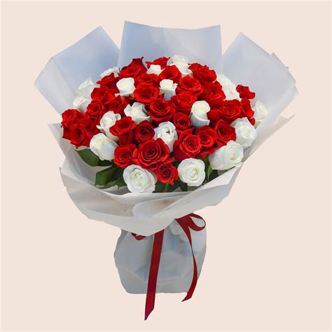 50-51 Valentine Roses Bouquet - Lei Rose: Best flower shop in Dubai