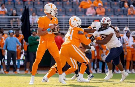 LOOK: Tennessee Football Uniforms Week-By-Week | Rocky Top Insider