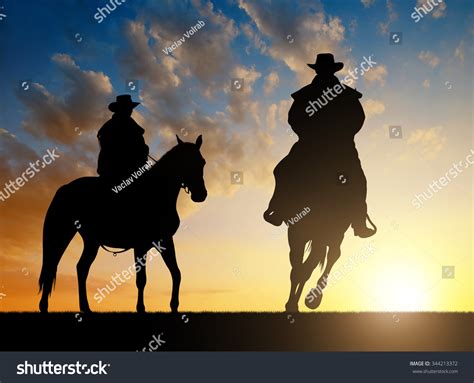 Silhouette Cowboy Horse Sunset Stock Illustration 344213372 | Shutterstock