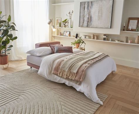 Small Bedroom Decorating Ideas On A Budget