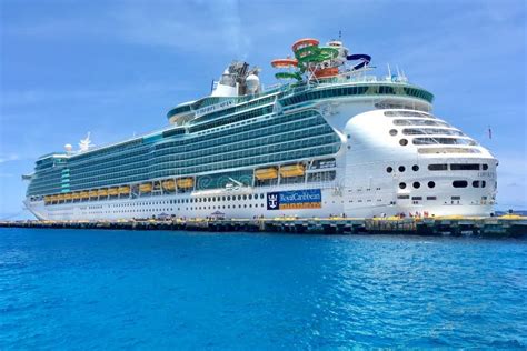 Liberty of the Seas, Royal Caribbean Editorial Stock Image - Image of maya, royal: 111802594