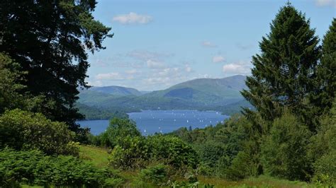 Lake Windermere, Cumbria Lake Windermere, Cumbria, River, Mountains ...