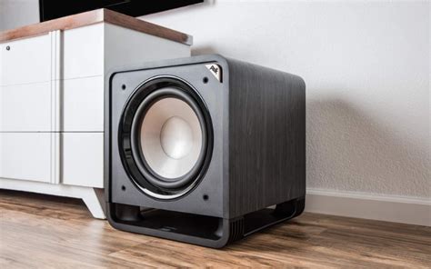 Woofer Vs SubWoofer – Differences, Pros & Cons