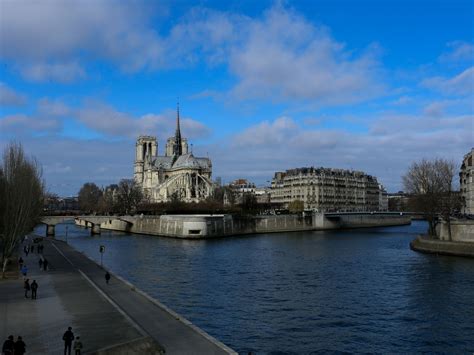 The Ile de la Cite and Ile Saint Louis, the cradles of Paris