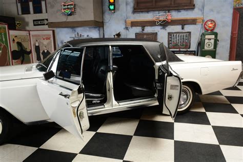 Lincoln Continental Suicide Doors – RD Classics