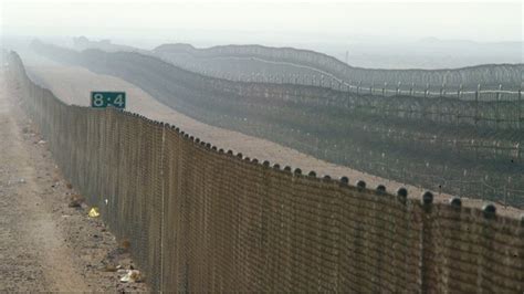 Middle East's many border barriers: do good fences really make good ...