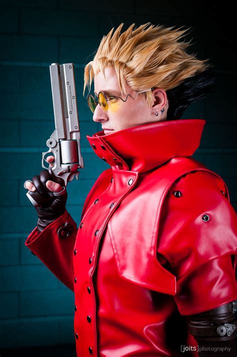 Vash the Stampede (Trigun) #AX2015 | Photo by Joits – My Blog | Trigun, Anime expo, Cosplay outfits